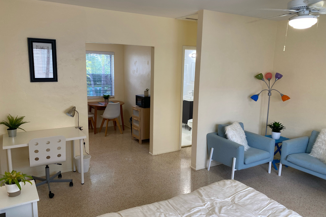 Living - Beautiful APT- Next to Vizcaya Metrorail Station