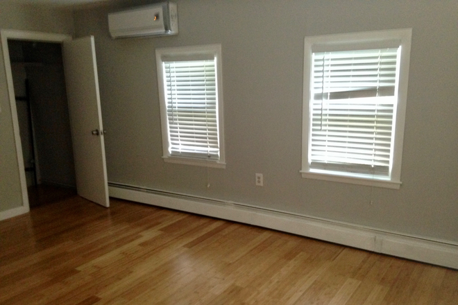 2nd-floor bedroom - 2 Sizable BRs Available 9/1, free W/D, Central Square Cambridge Apartments