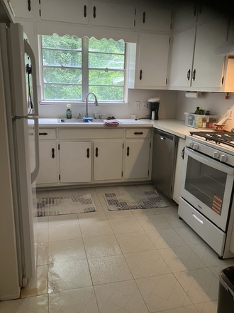 Kitchen - Awesomely Large and Sunny apartment Close to Emory & Ga State