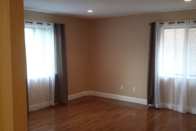 Call NOW for showings! 617-236-8600 - CH HILL AVE - *9/1/2026* LRG MODERN 3BR NEAR BC W/ IN UNIT LNDRY, PRKNG AVAIL, A/C, DW, 1.5 BATHS! Apartments