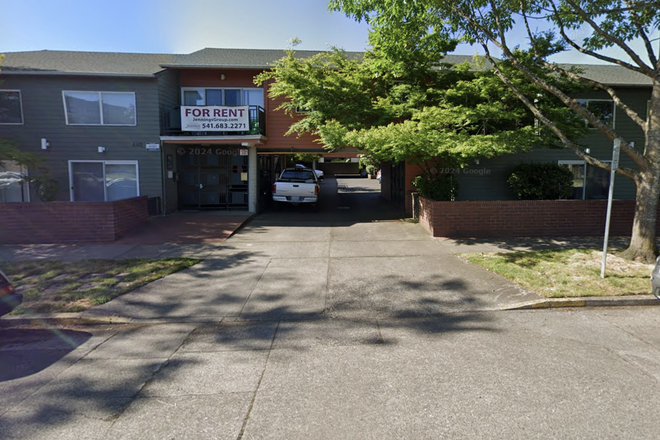 outside/street view - Pairadice