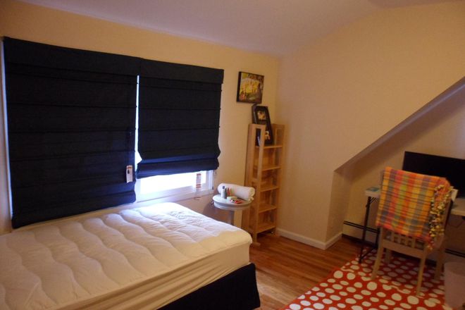 Bedroom - ROOMMATES LOOKING FOR ROOMMATES. STUDIOUS & INTERNATIONAL STUDENTS WELCOME. NO FE House
