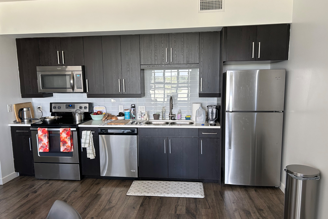 Kitchen - Union 9Seventy Apartments