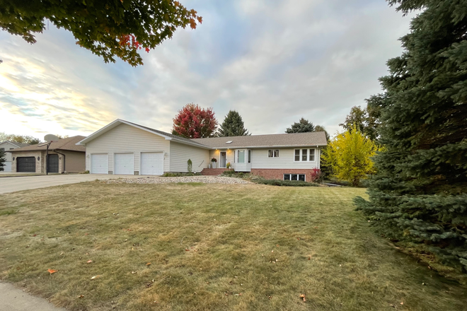 Exterior photo of house - Spacious room in a private home in a lovely neighborhood about a mile from campus,