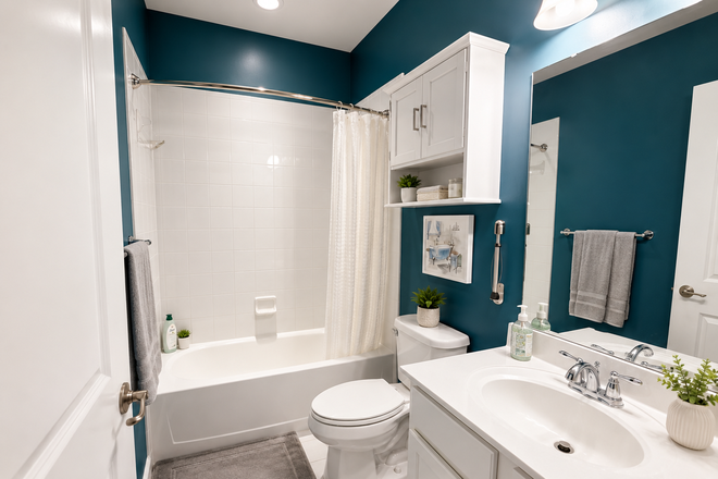 Second bathroom - Beautiful O'Donnell Square Neighborhood Townhome