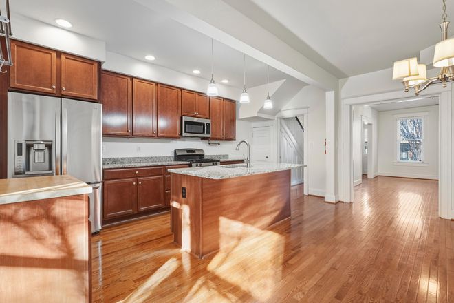 kitchen - Spacious Light-Filled Just-Renovated 6 BDR Rowhouse