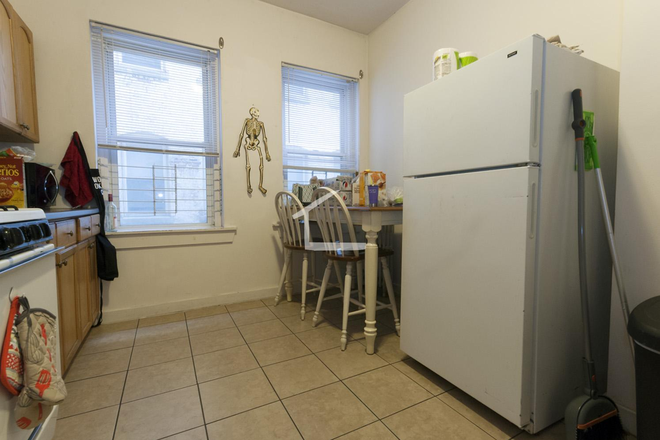 kitchen - Nicely located, affordable 3 bed unit near BU and the Green Line. 9/1/2025 Apartments