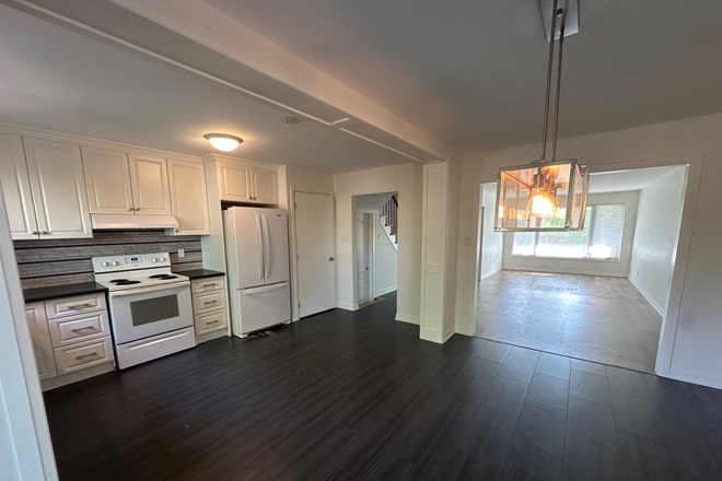 Kitchen - 4 bedroom Gem Duplex