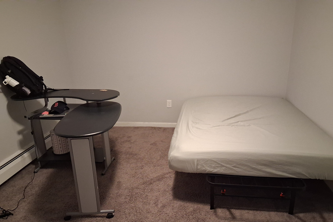 Bedroom - The Boulders Apartment Complex(Looking to Sublet a Bed Room in a 2 Bed Apt)