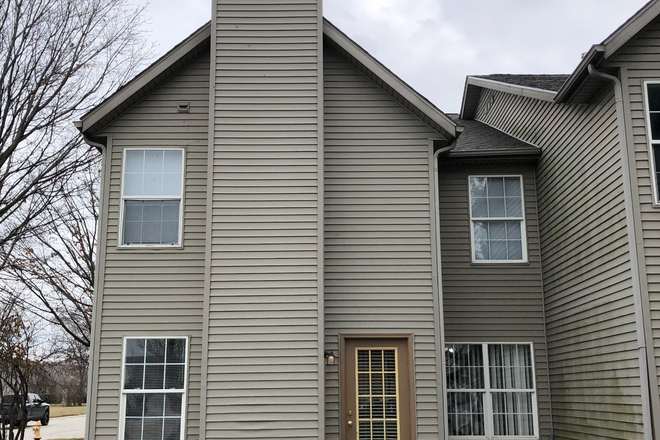 Back of house - Looking for 1-2 Roommates Townhome