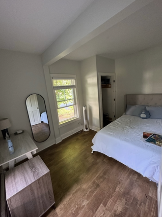 Bedroom - Spring Sublet (First Floor) on Bus Route Apartments