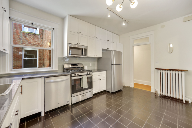 Kitchen _2 - 3BR /2BA Apartment | Prime Capitol Hill Location