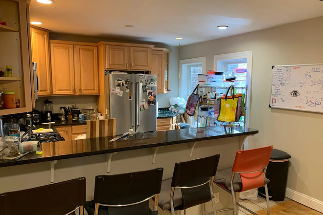 Kitchen - **NO BROKER FEE!!** MASSIVE 5 BED / 3.5 BATH W/ LAUNDRY IN UNIT!! Available 9/1/26!! Apartments