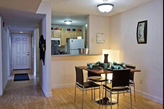 Dining Table - Knights Circle 4x4 Summer Apartment Sublet
