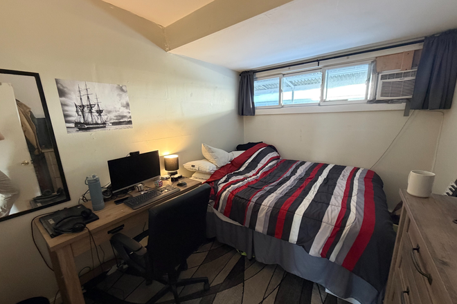 Bedroom #2 - Looking for 2 Roommates in a 3 bed/1 bath Apartment on Symphony Rd