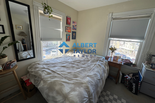 Bedroom #4 - Huge 4 Bed 2 Bath near Brighton Ave!! Rental