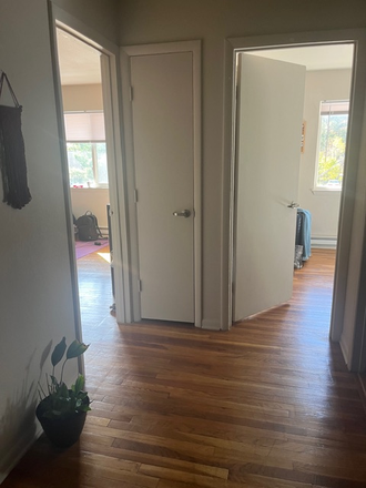 rooms are adjacent - Happy Hollow Apt