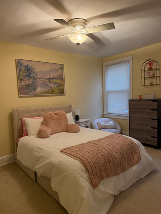 Bedroom - One bedroom close to campus Apartments