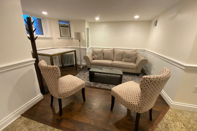 Den - Columbia Heights 2 Bedroom 1 Bath English Basement Apartment Fully Furnished