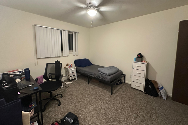 Room - Island Drive Apartments