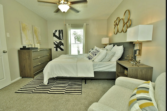 Bedroom - Oakbrook Apartments