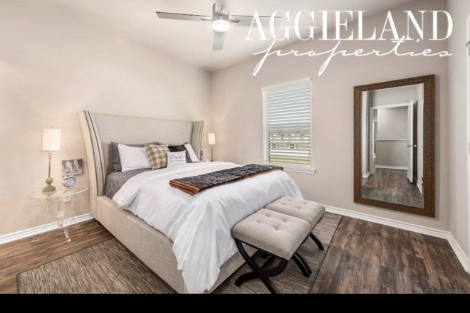 bedroom - Pershing Point Townhome