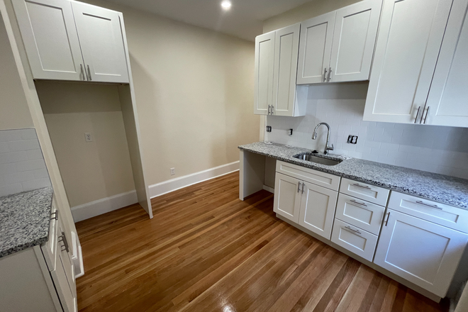Kitcehn - Avail 9/1 + Updated 2 Bed & Studio by Harvard Ave Apartments