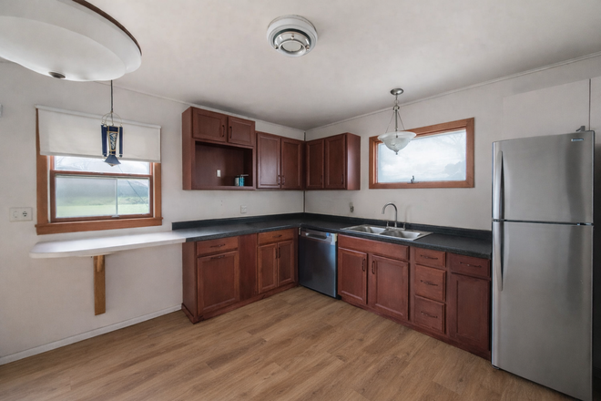 Kitchen - 5 Bedroom 2 bath House for Rent - $3000