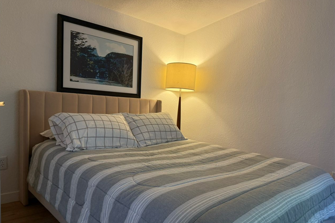 Bedroom 2 - Travel Nurse Housing – 5 Minutes from Children’s Hospital Colorado  Fully furnished House