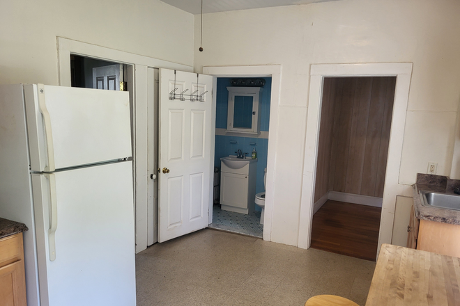 Kitchen - Cambridgeport 1 BR 1 BA in Owner Occupied 2 Family Duplex