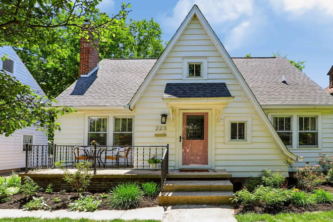 View of House From Front - ROOMATE NEEDED, House Walking Distance from Campus