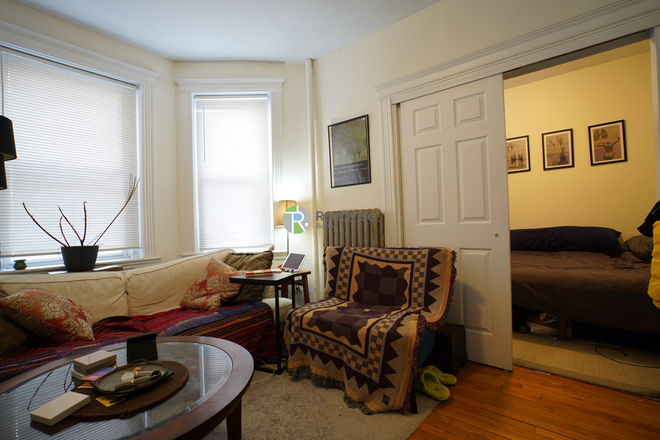 1 - NO FEE! JUNE 1 - Brighton Studio with Alcove - one block from Comm Ave Green Line T-stop Apartments