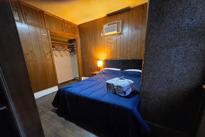 Unit 1 Bedroom 2 - Little Italy Units near Case, University Hospital, Cleveland Clinic, and VA Hospitals Duplex