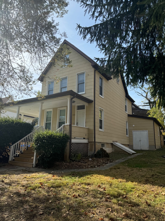 Front of the house - Large 5 Bedroom House near Belvedere Square