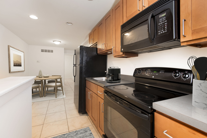 Kitchen - 1740 North Sydenham Street Apartment A