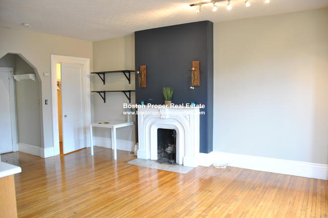 a - Front facing on Beacon Street in Back Bay Apartments