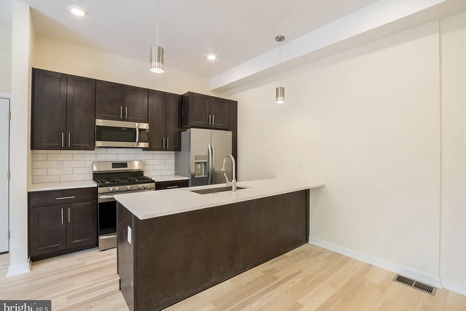 Kitchen - Apartment Near Rittenhouse Square