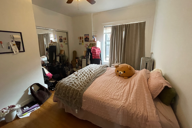 Bedroom - Apartment close to campus