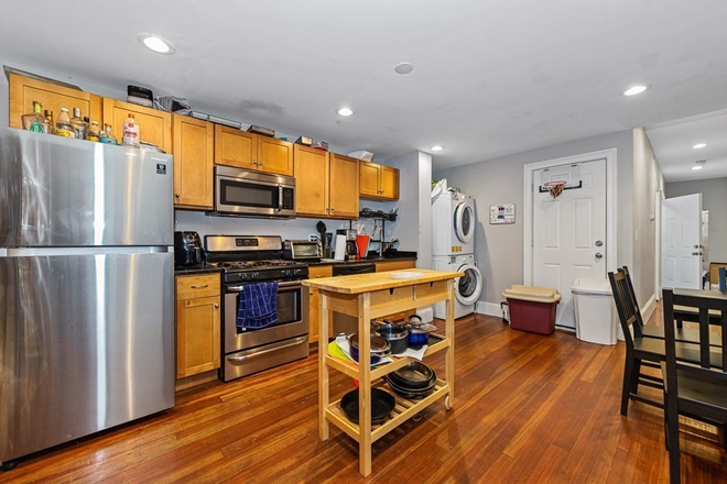 Kitchen - Bright 4-Bed, 2-bath with in-unit Laundry! 9/1/25! Apartments