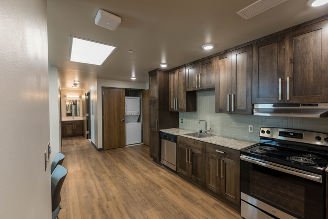 Kitchen - Southeast Neighborhood Apartments