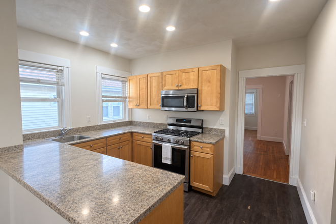 - - Spacious duplex 4 beds/2 baths available on 06/01/2027