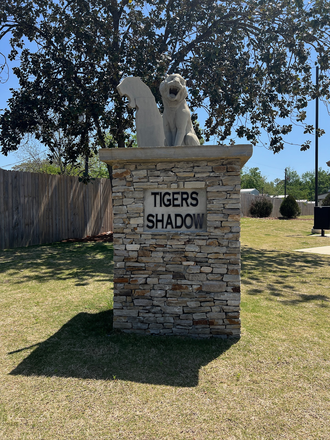 Tiger Shadow Townhomes - BRAND NEW TOWNHOUSE - FULLY FURNISHED!! ON TIGER TRANSIT / NEXT TO VET SCHOOL- JULY FREE!