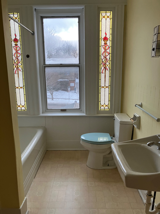 bathroom - Quiet sunlit 1BR,high ceilings,steps to campus.Heat/water,parking & storage included Apartments