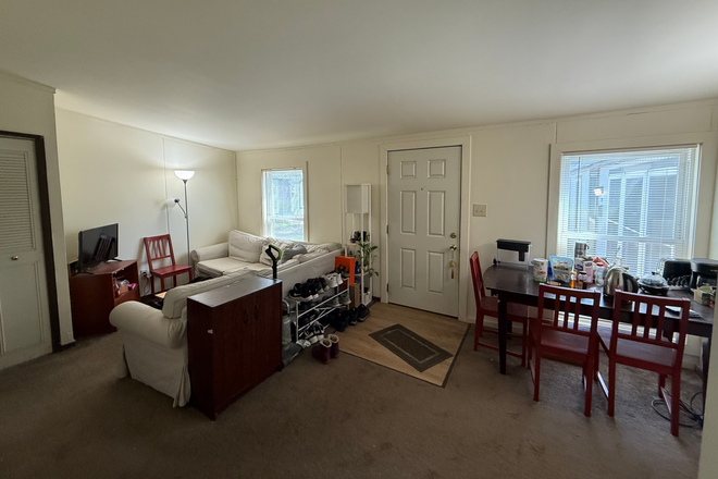 Living and Dining Room - Puffton Village 1 Master Bedroom Summer Sublet Townhome