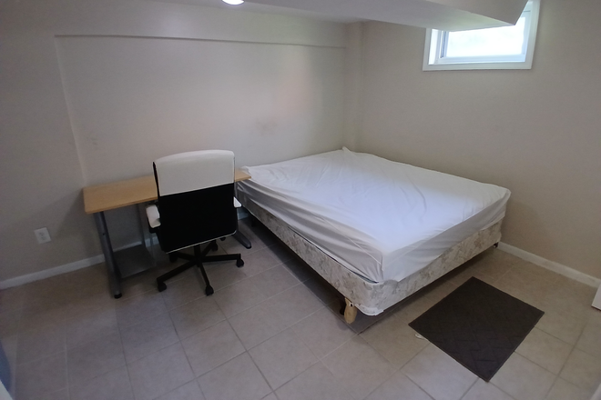 Basement bedroom 5 - Rooms in furnished house for rent, walking distance to UMD