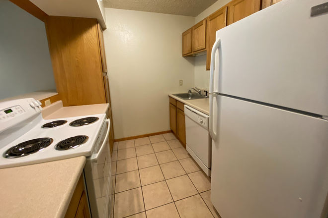 2 - AVAILABLE 8/5: 2707 Valmont Rd #D311 Condo
