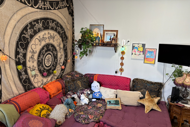 Living room - 2 Bed Available 1/1/26! *CONTACT NOAH 603-470-8181* Apartments