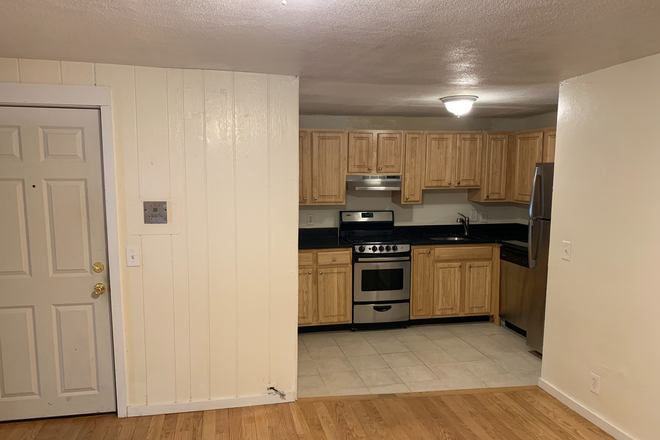 Call NOW for showings! 617-236-8600 - CAMBRIDGE ST - *NO FEE* LRG MODRN BEACON HILL 3BR FOR *9/1/2026* W/ 2 BATH, LNDRY IN BLDNG, H&HW INC Apartments