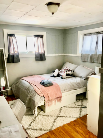 Bedroom #2 - 1 minute walk to Coventry Lake House