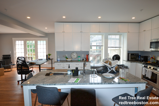 ... - BRIGHT and MODERN 4 BED with IN-UNIT LAUNDRY Townhome